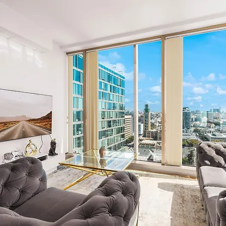 Beautiful 2 Bedroom Sky View Apartment